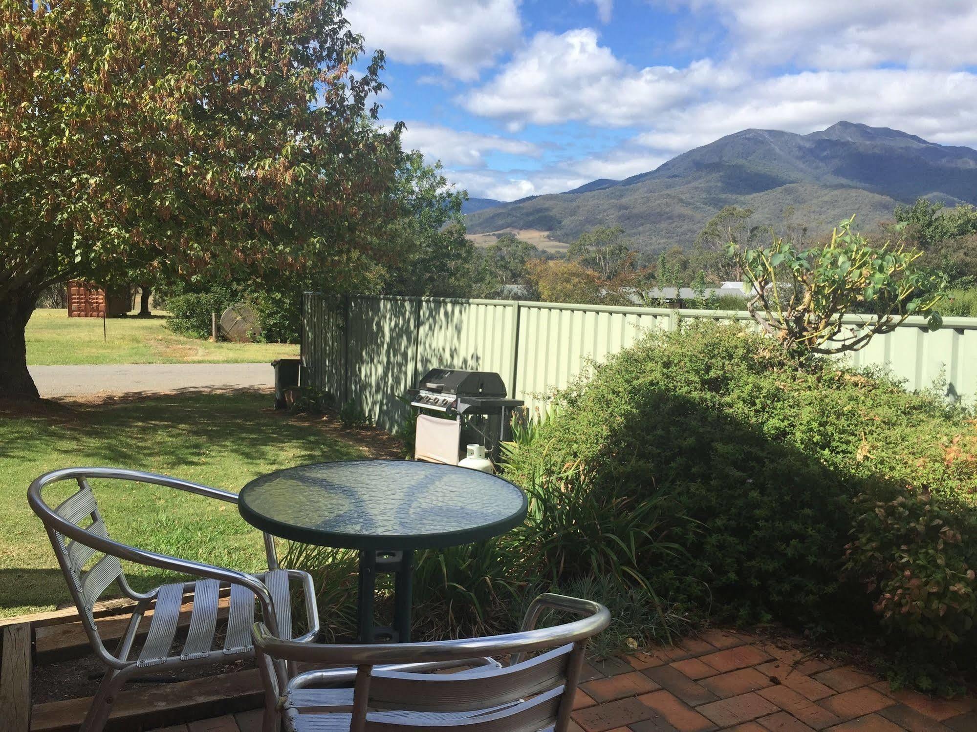 Bogong Moth Motel เมาท์บิวตี ภายนอก รูปภาพ