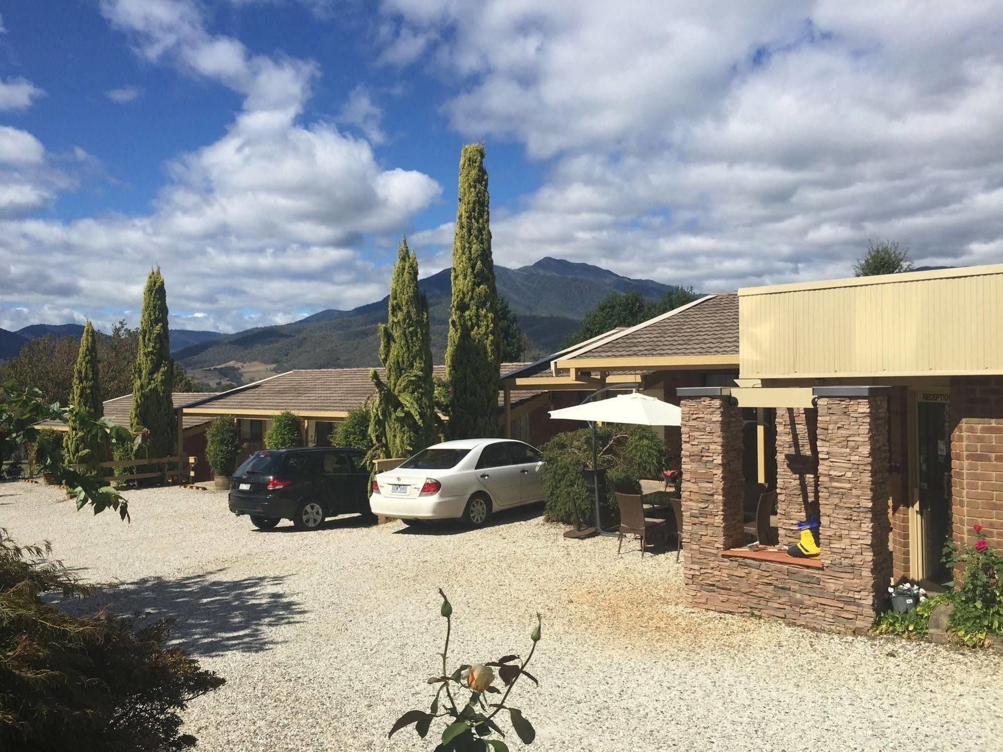 Bogong Moth Motel เมาท์บิวตี ภายนอก รูปภาพ